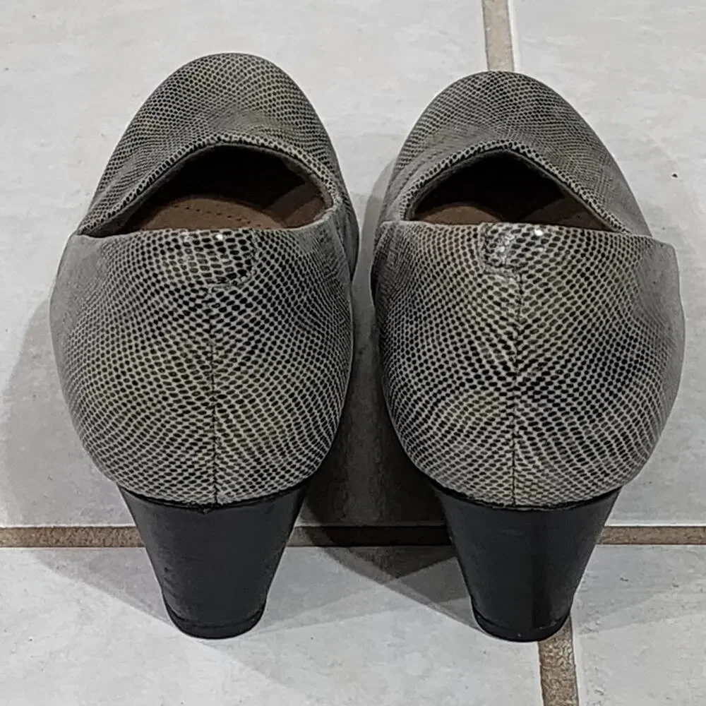 Clarks Stone‎ Snakeskin print Flores Tulip Leather Wedge Women's size 7